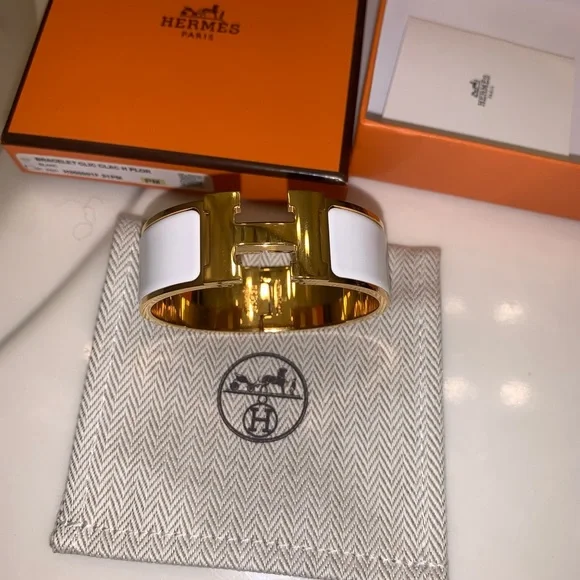 💯AUTHENTIC Hermes clic clac bracelet. Size PM. EXCELLENT CONDITION!! - Picture 4 of 4